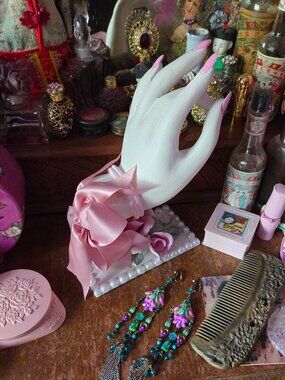 🎀 Vintage Style Porcelain Hand Mannequin Jewelry Display Rose & Satin Bow